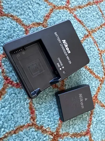 Nikon MH-24 Battery Charger with EN-EL14a Compatible Battery
