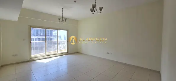 Super 2BHK | Large Balcony | Closed Kitchen