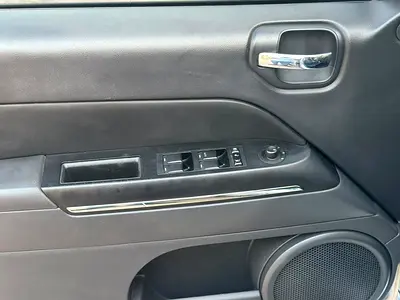 2011 JEEP COMPASS — фото 9