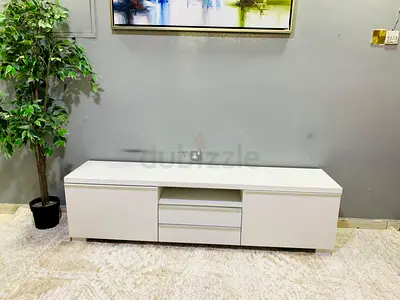 Low White TV Unit / Entertainment Cabinet - Modern Design