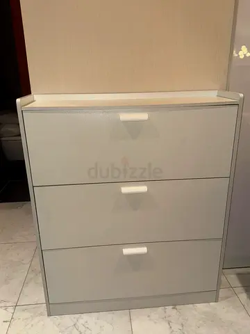 Light white 3-drawer 6 layers / In good condition