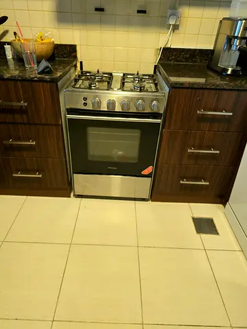 Stainless Steel Gas Cooker with Oven - Good Working Condition