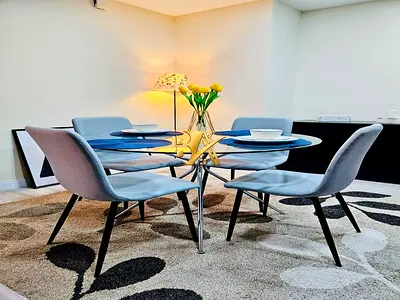 LUXURY FURNISHING | WELL MAINTAINED| SPACIOUS 1BEDROOM