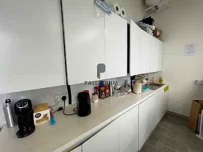 Modern Design/Fully Furnished/Near Metro