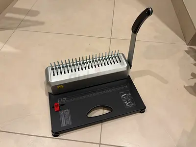 Comb Binding Machine - 21 Holes - 450 Sheets - with Comb Binding Spines