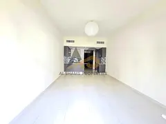 Spacious Studio with Balcony Pool Parking free