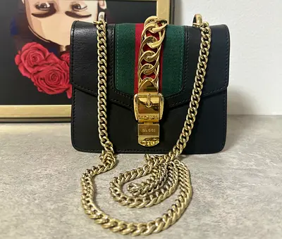 Small black Gucci Sylvie leather crossbody bag