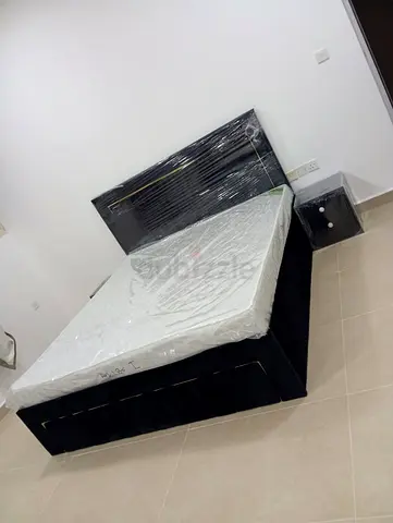King Size Fabric Wood Bed With Mattress and Dressing Table