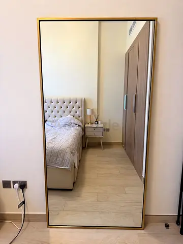 Floor mirror