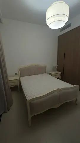 Queen bed