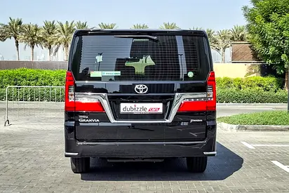 2025 Toyota GRANVIA — фото 7