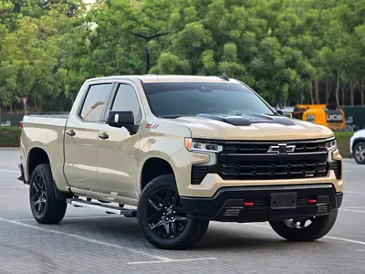 2023 Chevrolet Silverado LT Trail Boss GCC Specs | Orginal paint | Perfect condition | Single owner