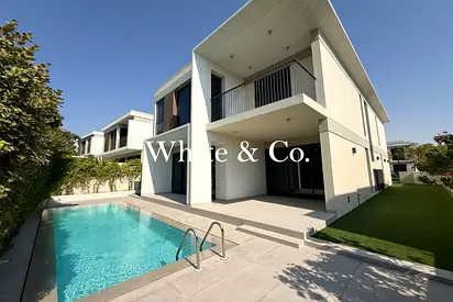 Private pool | Closed kitchen | Single row