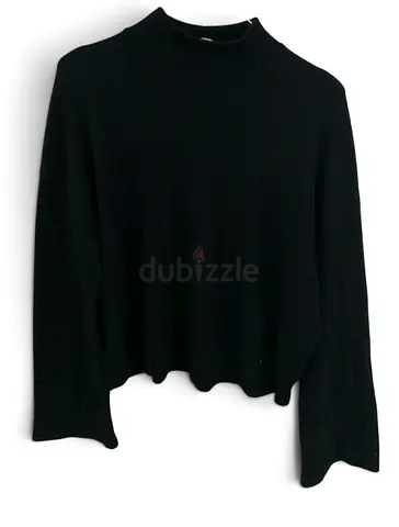 Amisu (New Yorker) black long-sleeve ribbed knit sweater, size M