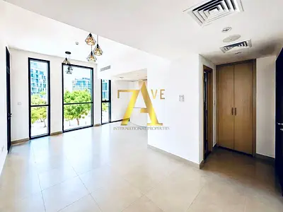 CENTRAL PARK VIEW | LOWER FLOOR | SPACIOUS LAYOUT
