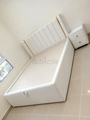 Modren design New King size Luxury Family Bed frame with Mattress Available