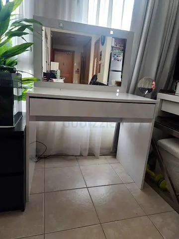 White dressing table with large mirror and storage drawers