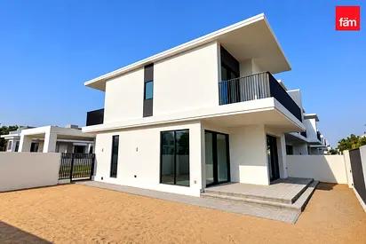 Huge Plot | Ready to move in | 4BHK+Maid