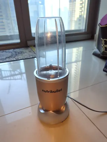 Nutribullet (incl. Of 2 Cup Sizes, 2 Lids, 2 Blades) / Blender / Mixer