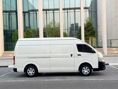 Toyota Hiace GL 2023 GCC Specs 4 cylinder