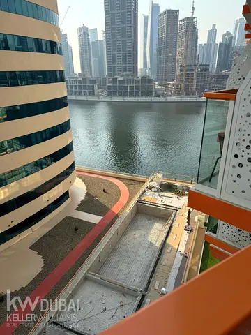 SPACIOUS LAYOUT I 2 PARKING SPACES I CANAL & CITY VIEWS