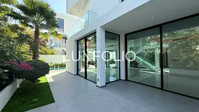 Private Pool | Ready To Move | Modern Luxury