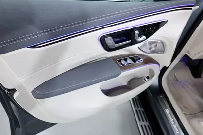 صورة 9 لـ 2023 Mercedes-BENZ EQS