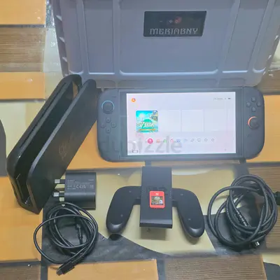 NINTENDO SWITCH 2 +1 GAMES WITH BAG