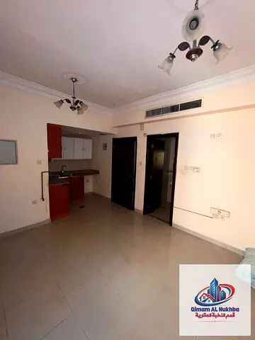 Spacious studio with separate kitchen for yearly rent in Abu Shagara, Sharjah! Central AC/gas, 24/7 security/CCTV, easy access to Dubai & flexible pay