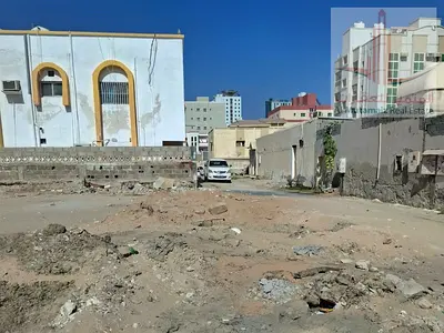 2 lands in nauimia near to safeer mall