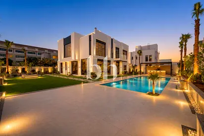 Vacant | Custom Made | 5 Bedrooms | Pool