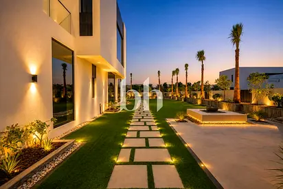 Vacant | Custom Made | 5 Bedrooms | Pool