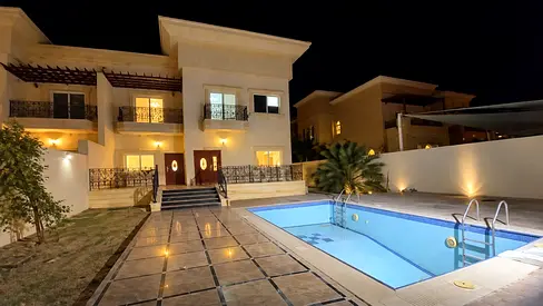 Amazing offer 4 Badroom villa with pool and very big terrace price 135k