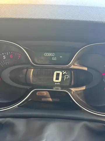 2017 Renault Captur LE GCC Specs new tyre & new brakes