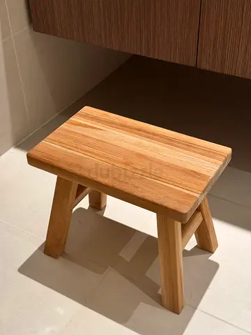 Solid wood stool - pine finish ZARA HOME