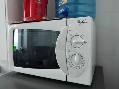 Whirlpool White Countertop Microwave