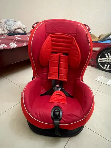 Juniors - Red Baby Car Seat