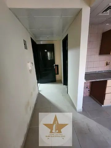 فرصة سكنية ممتازة بالقرب من الكورنيش | استوديو بتكييف مركزي ومواقف ترابية بـ 16 ألف درهم في القليعة 🌊✨ استمتع بالسكن العائلي الهادئ والمريح في واحدة
