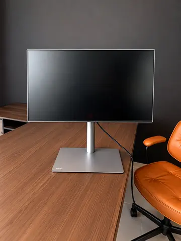 BenQ PD2725U 27” 4K Professional Monitor – Excellent Condition