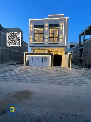 High-end 4-bedroom villa with a roof terrace on a main street—offered at a good discount.