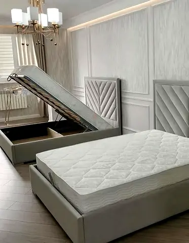 Modern Upholstered Storage Bed with Hydraulic Lift