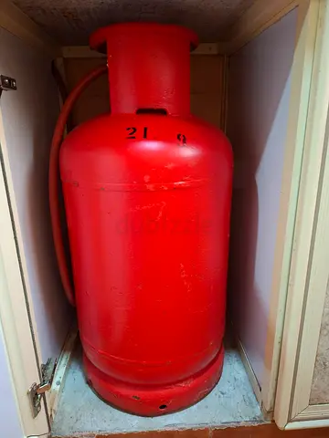Gas Cylinder with Regulator and Hose Pipe
