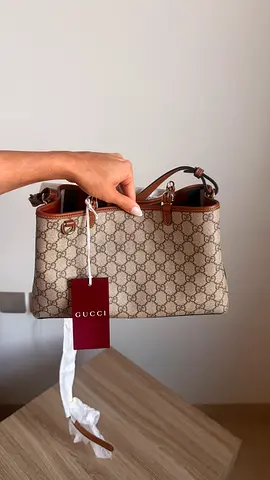 Gucci emblem medium tote bag beige NEW