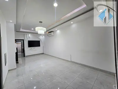 فيلا للايجار بسعر 80.000 الف سنوي خلف شارع خليفه