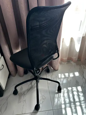 Chair : refurbished. : ideal for work/students/good back support