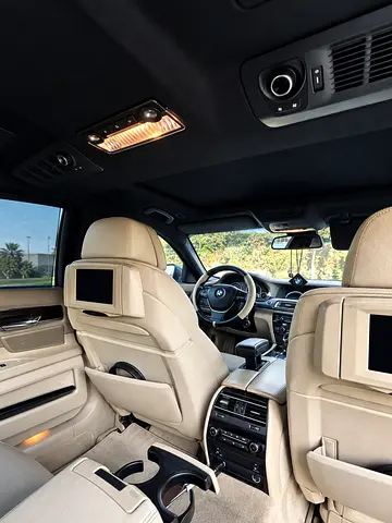 صورة 8 لـ 2010 BMW 7-SERIES