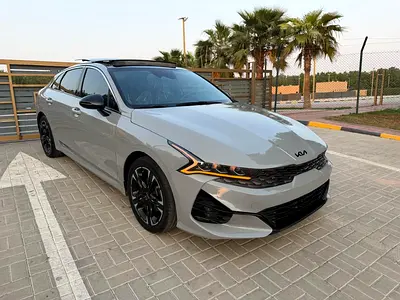 2022 KIA K5 photo 2