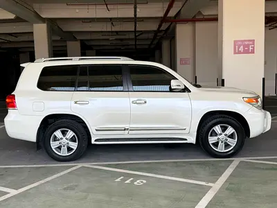 2015 Toyota LAND CRUISER — миниатюра 2