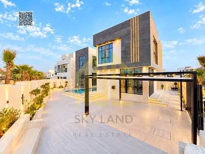 Corner villa for sale – 5,000 sq. ft. – 3 floors – Includes AC, electricity, and water – Freehold –