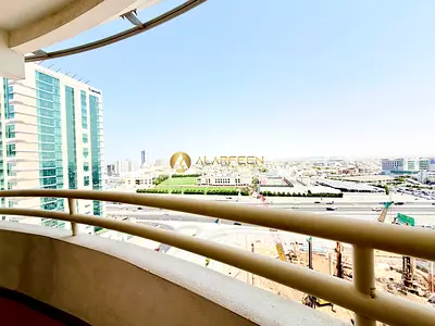 شقة فسيحة بغرفتي نوم | برج المير | إطلالة على وسط المدينة